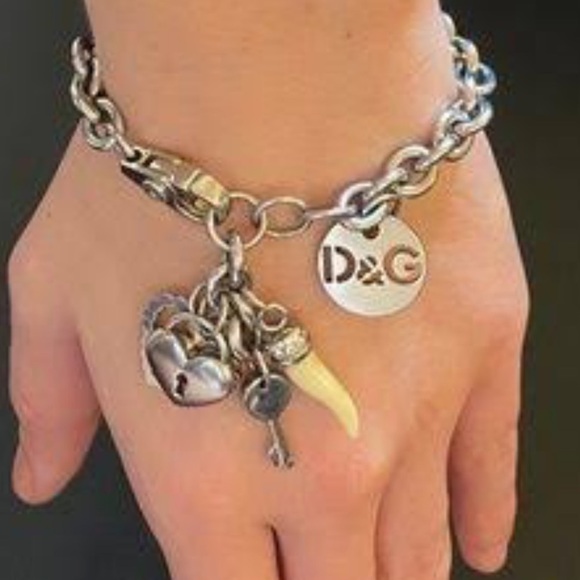 Dolce & Gabbana authentic silver tone chain charm bracelet crystal Heart Logo - Picture 2 of 9